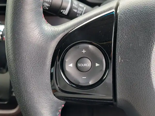 ホンダ Ｎ ＯＮＥ プレミアム 東京都 2014(平26)年 3.4万km プレミアムホワイトパール 安心パッケージ/・シティブレーキアクティブシステム/・サイド＆カーテンエアバック/純正ナビ/・ワンセグTV/FM/AM/CD/Bluetooth/2トーンカラースタイル/スマートキー/プッシュスタート/革巻きステアリング/ステアリングスイッチ/ドアバイザー/純正フロアマット/LEDヘッドライト/オートライト