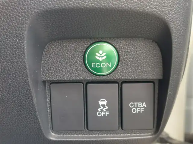 ホンダ Ｎ ＯＮＥ プレミアム 東京都 2014(平26)年 3.4万km プレミアムホワイトパール 安心パッケージ/・シティブレーキアクティブシステム/・サイド＆カーテンエアバック/純正ナビ/・ワンセグTV/FM/AM/CD/Bluetooth/2トーンカラースタイル/スマートキー/プッシュスタート/革巻きステアリング/ステアリングスイッチ/ドアバイザー/純正フロアマット/LEDヘッドライト/オートライト