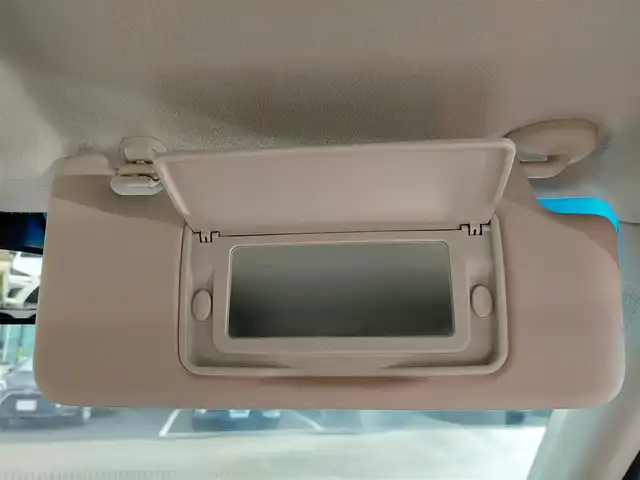 ホンダ Ｎ ＯＮＥ プレミアム 東京都 2014(平26)年 3.4万km プレミアムホワイトパール 安心パッケージ/・シティブレーキアクティブシステム/・サイド＆カーテンエアバック/純正ナビ/・ワンセグTV/FM/AM/CD/Bluetooth/2トーンカラースタイル/スマートキー/プッシュスタート/革巻きステアリング/ステアリングスイッチ/ドアバイザー/純正フロアマット/LEDヘッドライト/オートライト