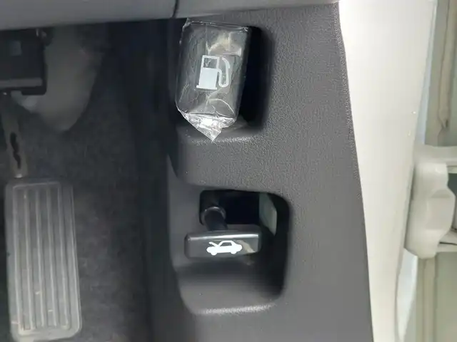 ホンダ Ｎ ＯＮＥ プレミアム 東京都 2014(平26)年 3.4万km プレミアムホワイトパール 安心パッケージ/・シティブレーキアクティブシステム/・サイド＆カーテンエアバック/純正ナビ/・ワンセグTV/FM/AM/CD/Bluetooth/2トーンカラースタイル/スマートキー/プッシュスタート/革巻きステアリング/ステアリングスイッチ/ドアバイザー/純正フロアマット/LEDヘッドライト/オートライト