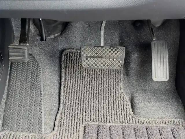 ホンダ Ｎ ＯＮＥ プレミアム 東京都 2014(平26)年 3.4万km プレミアムホワイトパール 安心パッケージ/・シティブレーキアクティブシステム/・サイド＆カーテンエアバック/純正ナビ/・ワンセグTV/FM/AM/CD/Bluetooth/2トーンカラースタイル/スマートキー/プッシュスタート/革巻きステアリング/ステアリングスイッチ/ドアバイザー/純正フロアマット/LEDヘッドライト/オートライト