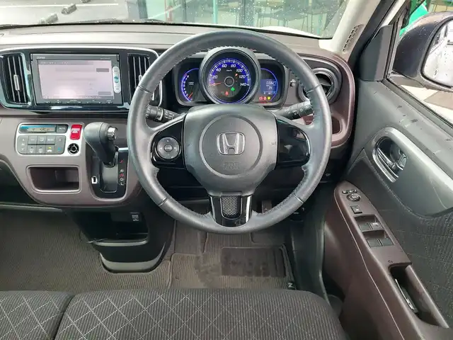 ホンダ Ｎ ＯＮＥ プレミアム 東京都 2014(平26)年 3.4万km プレミアムホワイトパール 安心パッケージ/・シティブレーキアクティブシステム/・サイド＆カーテンエアバック/純正ナビ/・ワンセグTV/FM/AM/CD/Bluetooth/2トーンカラースタイル/スマートキー/プッシュスタート/革巻きステアリング/ステアリングスイッチ/ドアバイザー/純正フロアマット/LEDヘッドライト/オートライト