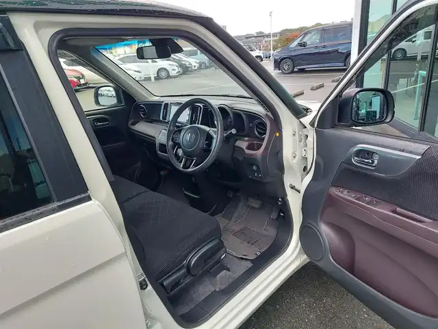 ホンダ Ｎ ＯＮＥ プレミアム 東京都 2014(平26)年 3.4万km プレミアムホワイトパール 安心パッケージ/・シティブレーキアクティブシステム/・サイド＆カーテンエアバック/純正ナビ/・ワンセグTV/FM/AM/CD/Bluetooth/2トーンカラースタイル/スマートキー/プッシュスタート/革巻きステアリング/ステアリングスイッチ/ドアバイザー/純正フロアマット/LEDヘッドライト/オートライト