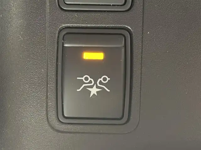 日産 セレナ ライダー オーテック30th プロパイロットE 宮城県 2016(平28)年 7.9万km ダイヤモンドブラック エマージェンシーブレーキ/・プロパイロット/・標識検知機能/・ハンドル支援/・側方支援/・レーンキープアシスト/パワースライドドア（両側）/純正大画面ナビ/・型番：MM516D-L/・フルセグTV/Bluetooth/CD/DVD/・バックカメラ/・ETC/・ドライブレコーダー（前後）/・デジタルインナーミラー/両側パワースライドドア/電子パーキング/・オートブレーキホールド/アイドリングストップ/革巻きステアリング/・ステアリングリモコン/シートヒーター（運転席/助手席）/プッシュスタート/・スマートキー/LEDヘッドライト/・オートライト/・フォグライト/フロアマット/電動格納ミラー