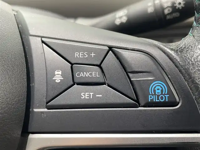 日産 セレナ ライダー オーテック30th プロパイロットE 宮城県 2016(平28)年 7.9万km ダイヤモンドブラック エマージェンシーブレーキ/・プロパイロット/・標識検知機能/・ハンドル支援/・側方支援/・レーンキープアシスト/パワースライドドア（両側）/純正大画面ナビ/・型番：MM516D-L/・フルセグTV/Bluetooth/CD/DVD/・バックカメラ/・ETC/・ドライブレコーダー（前後）/・デジタルインナーミラー/両側パワースライドドア/電子パーキング/・オートブレーキホールド/アイドリングストップ/革巻きステアリング/・ステアリングリモコン/シートヒーター（運転席/助手席）/プッシュスタート/・スマートキー/LEDヘッドライト/・オートライト/・フォグライト/フロアマット/電動格納ミラー