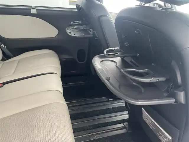 日産 セレナ ライダー オーテック30th プロパイロットE 宮城県 2016(平28)年 7.9万km ダイヤモンドブラック エマージェンシーブレーキ/・プロパイロット/・標識検知機能/・ハンドル支援/・側方支援/・レーンキープアシスト/パワースライドドア（両側）/純正大画面ナビ/・型番：MM516D-L/・フルセグTV/Bluetooth/CD/DVD/・バックカメラ/・ETC/・ドライブレコーダー（前後）/・デジタルインナーミラー/両側パワースライドドア/電子パーキング/・オートブレーキホールド/アイドリングストップ/革巻きステアリング/・ステアリングリモコン/シートヒーター（運転席/助手席）/プッシュスタート/・スマートキー/LEDヘッドライト/・オートライト/・フォグライト/フロアマット/電動格納ミラー