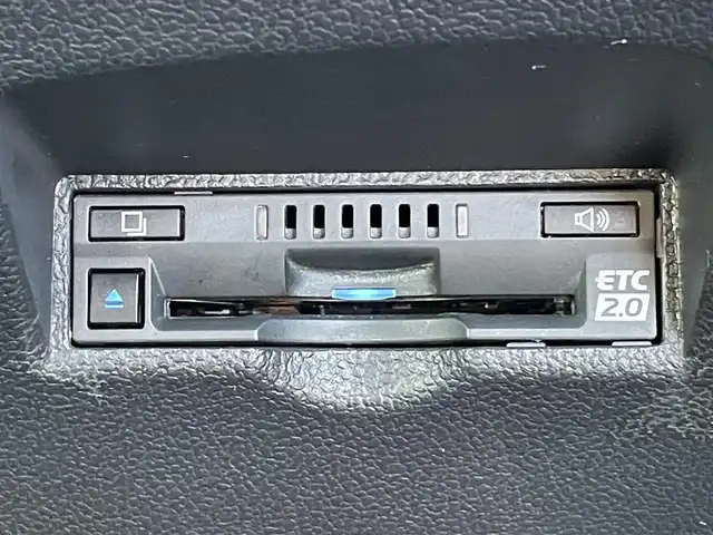 トヨタ プリウス A 宮崎県 2019(令1)年 7.6万km エモーショナルレッドⅡ ワンオーナー/純正ナビ/(AM.FM.Bluetooth.USB.AUX)/バックカメラ/クリアランスソナー/ETC2.0/レーンキープアシスト/パーキングアシスト/クルーズコントロール/LEDヘッドライト、フォグライト/純正フロアマット/プリクラッシュセーフティ/置くだけ充電/電格ミラー/スマートキー/スペアキー