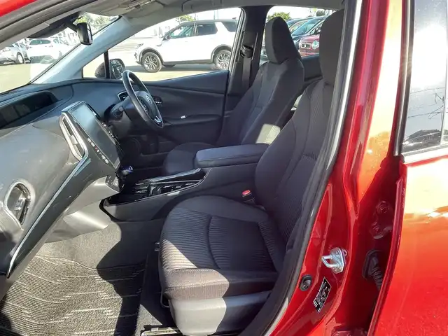 トヨタ プリウス A 宮崎県 2019(令1)年 7.6万km エモーショナルレッドⅡ ワンオーナー/純正ナビ/(AM.FM.Bluetooth.USB.AUX)/バックカメラ/クリアランスソナー/ETC2.0/レーンキープアシスト/パーキングアシスト/クルーズコントロール/LEDヘッドライト、フォグライト/純正フロアマット/プリクラッシュセーフティ/置くだけ充電/電格ミラー/スマートキー/スペアキー