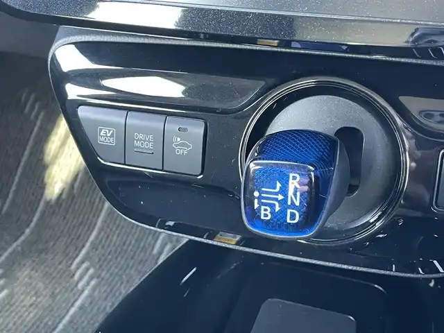 トヨタ プリウス A 宮崎県 2019(令1)年 7.6万km エモーショナルレッドⅡ ワンオーナー/純正ナビ/(AM.FM.Bluetooth.USB.AUX)/バックカメラ/クリアランスソナー/ETC2.0/レーンキープアシスト/パーキングアシスト/クルーズコントロール/LEDヘッドライト、フォグライト/純正フロアマット/プリクラッシュセーフティ/置くだけ充電/電格ミラー/スマートキー/スペアキー