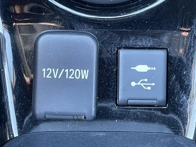 トヨタ プリウス A 宮崎県 2019(令1)年 7.6万km エモーショナルレッドⅡ ワンオーナー/純正ナビ/(AM.FM.Bluetooth.USB.AUX)/バックカメラ/クリアランスソナー/ETC2.0/レーンキープアシスト/パーキングアシスト/クルーズコントロール/LEDヘッドライト、フォグライト/純正フロアマット/プリクラッシュセーフティ/置くだけ充電/電格ミラー/スマートキー/スペアキー