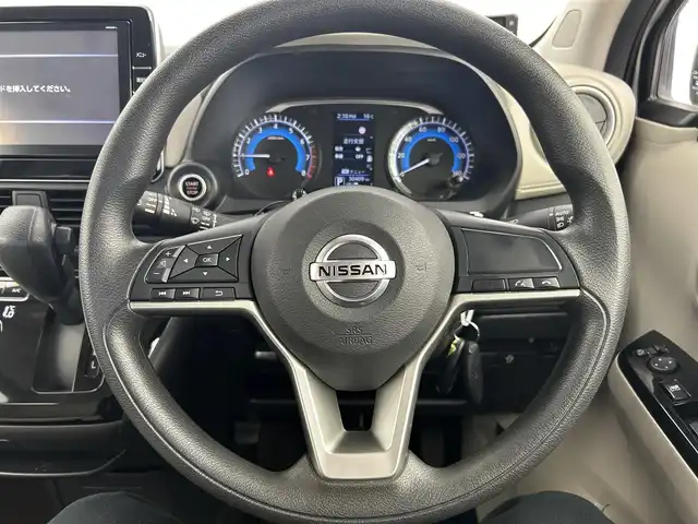 日産 デイズ X 千葉県 2021(令3)年 3.1万km スターリングシルバーM 禁煙車　/純正９型ナビ（MM320D-L）/AM＆FM＆Bluetooth＆フルセグTV＆CD＆DVD/エマージェンシーブレーキ/車線逸脱警報/バックカメラ　/自動防眩ルームミラー　/電動格納サイドミラー　/アイドリングストップ　/純正ドアバイザー　/純正フロアマット　/ＩＳＯＦＩＸ　/１２Ｖシガーソケット　/プッシュスタート/前後コーナーセンサー