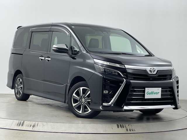 トヨタ ヴォクシー ZS 煌Ⅲ 埼玉県 2020(令2)年 2.7万km ブラック 純正ナビ　/バックカメラ　/両側パワースライドドア　/フルセグＴＶ　/Ｂｌｕｅｔｏｏｔｈ　/オートマティックハイビーム　/クルーズコントロール　/ビルトＥＴＣ２．０　/純正ドラレコ　/スペアキー　/オートＬＥＤライト
