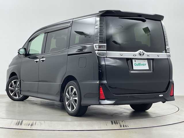 トヨタ ヴォクシー ZS 煌Ⅲ 埼玉県 2020(令2)年 2.7万km ブラック 純正ナビ　/バックカメラ　/両側パワースライドドア　/フルセグＴＶ　/Ｂｌｕｅｔｏｏｔｈ　/オートマティックハイビーム　/クルーズコントロール　/ビルトＥＴＣ２．０　/純正ドラレコ　/スペアキー　/オートＬＥＤライト