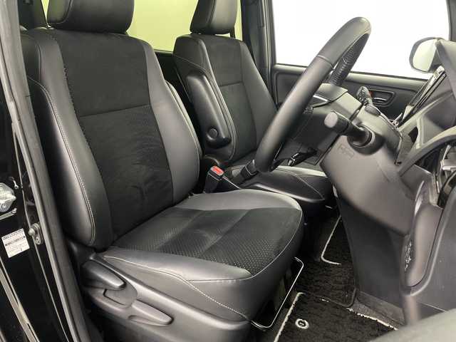 トヨタ ヴォクシー ZS 煌Ⅲ 埼玉県 2020(令2)年 2.7万km ブラック 純正ナビ　/バックカメラ　/両側パワースライドドア　/フルセグＴＶ　/Ｂｌｕｅｔｏｏｔｈ　/オートマティックハイビーム　/クルーズコントロール　/ビルトＥＴＣ２．０　/純正ドラレコ　/スペアキー　/オートＬＥＤライト