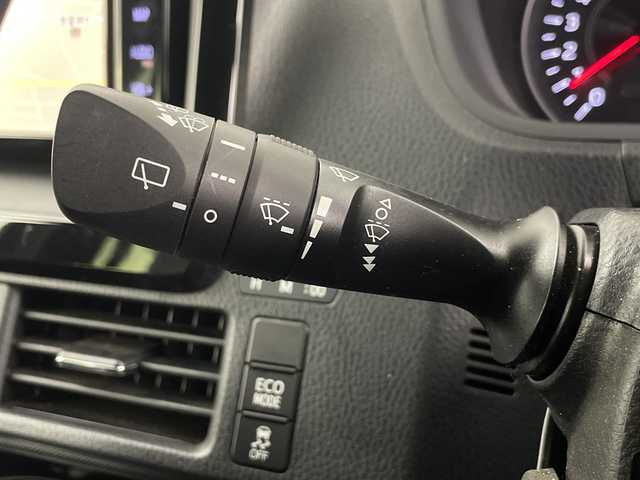 トヨタ ヴォクシー ZS 煌Ⅲ 埼玉県 2020(令2)年 2.7万km ブラック 純正ナビ　/バックカメラ　/両側パワースライドドア　/フルセグＴＶ　/Ｂｌｕｅｔｏｏｔｈ　/オートマティックハイビーム　/クルーズコントロール　/ビルトＥＴＣ２．０　/純正ドラレコ　/スペアキー　/オートＬＥＤライト