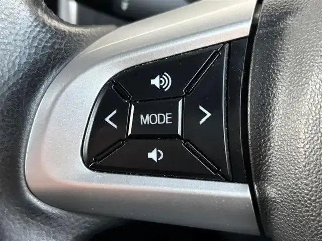 トヨタ ルーミー カスタムG－T 茨城県 2019(平31)年 3.8万km パールホワイトⅢ 純正ナビ/　(AM/FM/CD/Bluetooth/フルセグ)/バックカメラ/フロントリップエアロ/前方ドライブレコーダー/クルーズコントロール/両側パワースライドドア/ビルトインETC2.0/LEDヘッドライト/シートヒーター/前後コーナーセンサー/純正アルミホイール/スタッドレスタイヤ付属/オートライト/パワーステアリング