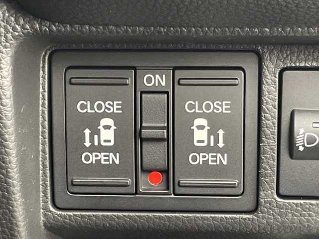 ホンダ ステップワゴン スパーダ eHEV 群馬県 2025(令7)年 0.1千km プラチナホワイトパール 純正１１．４型ナビ　アダプティブクルーズコントロール　ホンダセンシング　衝突被害軽減システム　バックカメラ　電動リアゲート　両側パワースライドドア　プッシュスタート　スマートキー　オートライト　禁煙車