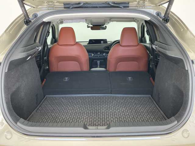 マツダ ＣＸ－３０ XD レトロスポーツED 愛知県 2024(令6)年 0.6万km ジルコンサンドメタリック プレミアムサウンドBOSE/純正10.25型ナビ/全方位カメラ/レーダークルーズコントロール/シートヒーター/バックカメラ/電動リアゲート/パワーシート/ヘッドアップディスプレイ/コーナーセンサー/純正アルミホイール/ブラインドスポットモニター/LEDヘッドライト/ステアリングヒーター/オートマチックハイビーム/ドライブレコーダー/ETC/衝突軽減システム/Bluetooth/ステアリングスイッチ/スマートキー/プッシュスタート