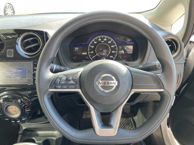 日産 ノート e－パワー X Vセレクション 愛知県 2020(令2)年 3万km ブリリアントシルバー エマージェンシーブレーキ/純正ナビ/全方位カメラ/バックカメラ/コーナーセンサー/純正アルミホイール/LEDヘッドライト/インテリジェントミラー/レーンキープアシスト/ドライブレコーダー/ETC/ステアリングスイッチ/スマートキー/プッシュスタート