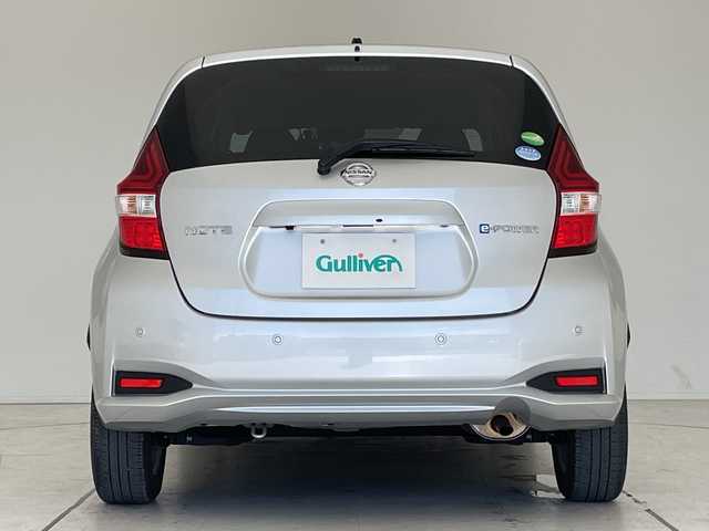 日産 ノート e－パワー X Vセレクション 愛知県 2020(令2)年 3万km ブリリアントシルバー エマージェンシーブレーキ/純正ナビ/全方位カメラ/バックカメラ/コーナーセンサー/純正アルミホイール/LEDヘッドライト/インテリジェントミラー/レーンキープアシスト/ドライブレコーダー/ETC/ステアリングスイッチ/スマートキー/プッシュスタート