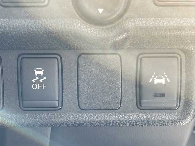 日産 ノート e－パワー X Vセレクション 愛知県 2020(令2)年 3万km ブリリアントシルバー エマージェンシーブレーキ/純正ナビ/全方位カメラ/バックカメラ/コーナーセンサー/純正アルミホイール/LEDヘッドライト/インテリジェントミラー/レーンキープアシスト/ドライブレコーダー/ETC/ステアリングスイッチ/スマートキー/プッシュスタート