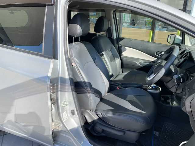 日産 ノート e－パワー X Vセレクション 愛知県 2020(令2)年 3万km ブリリアントシルバー エマージェンシーブレーキ/純正ナビ/全方位カメラ/バックカメラ/コーナーセンサー/純正アルミホイール/LEDヘッドライト/インテリジェントミラー/レーンキープアシスト/ドライブレコーダー/ETC/ステアリングスイッチ/スマートキー/プッシュスタート