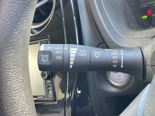 日産 ノート e－パワー X Vセレクション 愛知県 2020(令2)年 3万km ブリリアントシルバー エマージェンシーブレーキ/純正ナビ/全方位カメラ/バックカメラ/コーナーセンサー/純正アルミホイール/LEDヘッドライト/インテリジェントミラー/レーンキープアシスト/ドライブレコーダー/ETC/ステアリングスイッチ/スマートキー/プッシュスタート