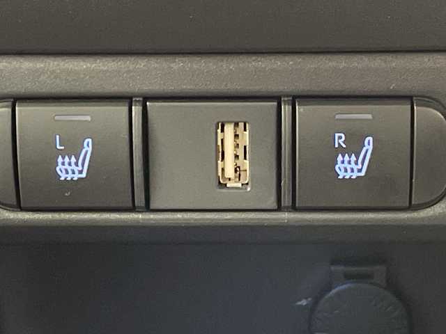 トヨタ ヤリス ハイブリッド Z 岐阜県 2020(令2)年 2.3万km ボルドーマイカメタリック 純正ナビ/バックモニター/ETC/ドライブレコーダー/前席シートヒーター/アダプティブクルーズコントロール/オートライト/オートハイビーム/ブラインドスポットモニター(BSM)/スマートキー/プッシュスタート