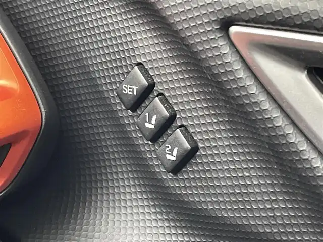 スバル フォレスター X－ブレイク 埼玉県 2020(令2)年 6.1万km クリスタルホワイトP アイサイト　純正ナビ　バックカメラ　ＢＳＭ　ＥＴＣ　ドライブレコーダー　レーダークルーズ　シートヒーター　デジタルインナーミラー　ステアリングヒーター　メモリシート　純正アルミ　オートライト　ＬＥＤ