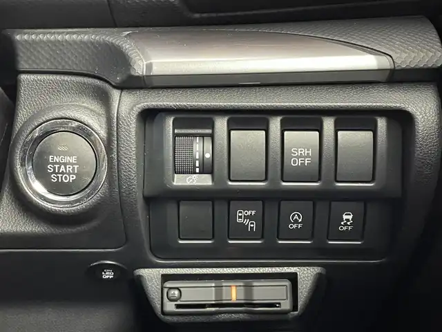 スバル フォレスター X－ブレイク 埼玉県 2020(令2)年 6.1万km クリスタルホワイトP アイサイト　純正ナビ　バックカメラ　ＢＳＭ　ＥＴＣ　ドライブレコーダー　レーダークルーズ　シートヒーター　デジタルインナーミラー　ステアリングヒーター　メモリシート　純正アルミ　オートライト　ＬＥＤ