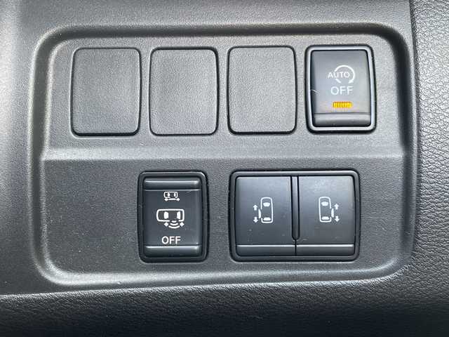 日産 セレナ ハイウェイスター V 広島県 2022(令4)年 4.5万km ダイヤモンドブラック 禁煙/セーフティパックA/防水シート車/エマージェンシーブレーキ/車線逸脱警報/ハイビームアシスト/道路標識認識/BSW/プロパイロット/インテリジェントルームミラー/純正１０型ナビ/・フルセグ/CD/DVD/Blu-ray/SD/REC/Bluetooth/アラウンドビューモニター/純正フリップダウンモニター/革巻ステアリング/ステアリングスイッチ/オートライト/スマートキー/プッシュスタート/スペアキー/電動パーキングブレーキ/オートホールド/LEDヘッドライト/フォグランプ/ドライブレコーダー（DH5-D）/ETC/純正フロアマット/純正ドアバイザー/アイドリングストップ/オートデュアルエアコン、リヤヒーターダクト/純正１６インチアルミホイール