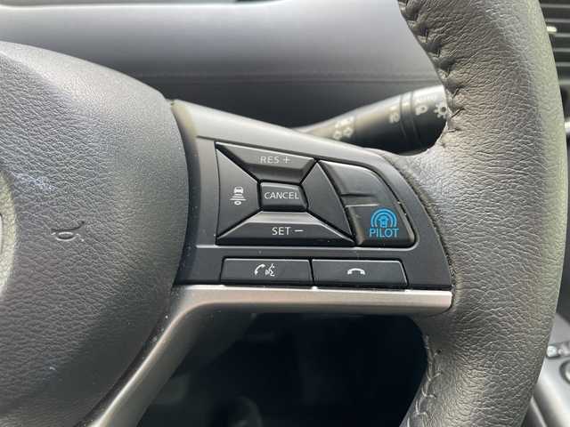 日産 セレナ ハイウェイスター V 広島県 2022(令4)年 4.5万km ダイヤモンドブラック 禁煙/セーフティパックA/防水シート車/エマージェンシーブレーキ/車線逸脱警報/ハイビームアシスト/道路標識認識/BSW/プロパイロット/インテリジェントルームミラー/純正１０型ナビ/・フルセグ/CD/DVD/Blu-ray/SD/REC/Bluetooth/アラウンドビューモニター/純正フリップダウンモニター/革巻ステアリング/ステアリングスイッチ/オートライト/スマートキー/プッシュスタート/スペアキー/電動パーキングブレーキ/オートホールド/LEDヘッドライト/フォグランプ/ドライブレコーダー（DH5-D）/ETC/純正フロアマット/純正ドアバイザー/アイドリングストップ/オートデュアルエアコン、リヤヒーターダクト/純正１６インチアルミホイール