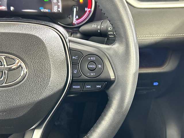 トヨタ ＲＡＶ４ G Zパッケージ 佐賀県 2021(令3)年 4.8万km ホワイトパールクリスタルシャイン 純正９型ナビ/（フルセグTV/CD/DVD/Bluetooth）/４WD/衝突被害軽減システム/バックカメラ/コーナーセンサー/レーンキープアシスト/レーダークルーズコントロール/デジタルインナーミラー/前後ドライブレコーダー/パワーシート/シートヒーター/ハンドルヒーター/純正１９インチアルミホイール/ＬＥＤヘッドライト/オートライト/オートマチックハイビーム/ルーフレール/ドアバイザー/ビルトインETC/MT付AT/スマートキー/ダウンヒルアシストコントロール/横滑り防止装置/盗難防止装置