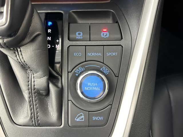 トヨタ ＲＡＶ４ G Zパッケージ 佐賀県 2021(令3)年 4.8万km ホワイトパールクリスタルシャイン 純正９型ナビ/（フルセグTV/CD/DVD/Bluetooth）/４WD/衝突被害軽減システム/バックカメラ/コーナーセンサー/レーンキープアシスト/レーダークルーズコントロール/デジタルインナーミラー/前後ドライブレコーダー/パワーシート/シートヒーター/ハンドルヒーター/純正１９インチアルミホイール/ＬＥＤヘッドライト/オートライト/オートマチックハイビーム/ルーフレール/ドアバイザー/ビルトインETC/MT付AT/スマートキー/ダウンヒルアシストコントロール/横滑り防止装置/盗難防止装置