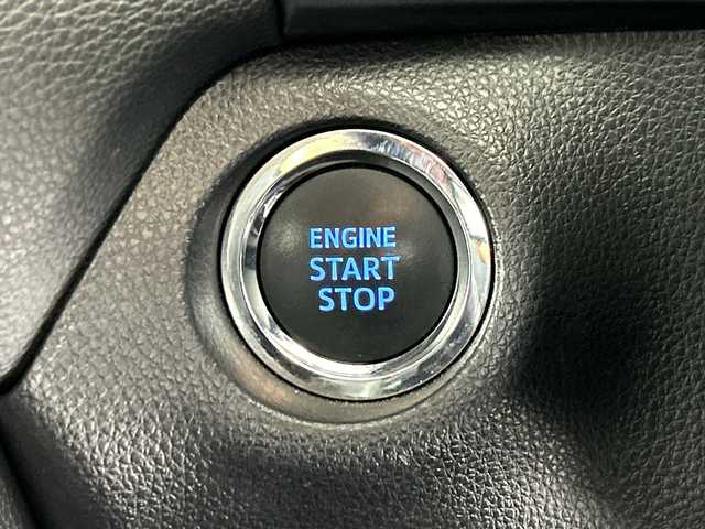 トヨタ ＲＡＶ４ G Zパッケージ 佐賀県 2021(令3)年 4.8万km ホワイトパールクリスタルシャイン 純正９型ナビ/（フルセグTV/CD/DVD/Bluetooth）/４WD/衝突被害軽減システム/バックカメラ/コーナーセンサー/レーンキープアシスト/レーダークルーズコントロール/デジタルインナーミラー/前後ドライブレコーダー/パワーシート/シートヒーター/ハンドルヒーター/純正１９インチアルミホイール/ＬＥＤヘッドライト/オートライト/オートマチックハイビーム/ルーフレール/ドアバイザー/ビルトインETC/MT付AT/スマートキー/ダウンヒルアシストコントロール/横滑り防止装置/盗難防止装置