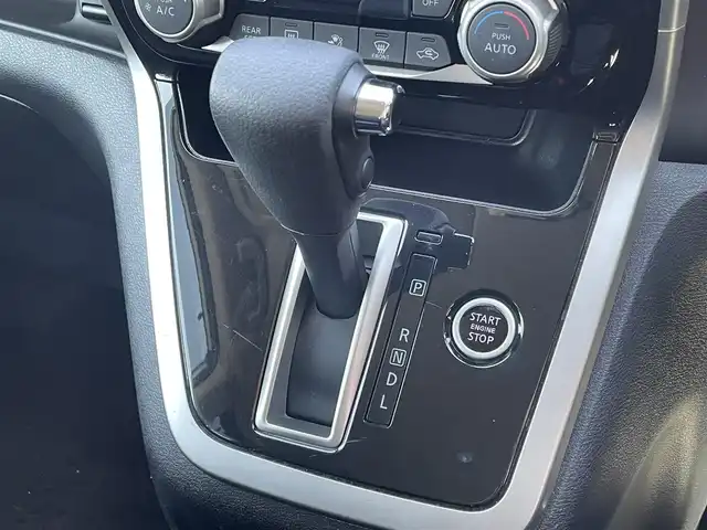 日産 セレナ ハイウェイスター Vセレクション 群馬県 2018(平30)年 4.9万km ブリリアントホワイトパール ワンオーナー車/純正9インチナビ/フルセグテレビ/バックカメラ/アラウンドビューモニター/アイドリングストップ/クルーズコントロール/ドアバイザー/プッシュスタート/両側パワースライドドア/ビルトインETC/オートライト/衝突被害軽減装置/前後コーナーセンサー/横滑り防止装置/前方ドライブレコーダー