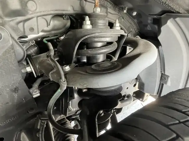 トヨタ ランドクルーザー プラド TX Lパッケージ マットブラED 千葉県 2022(令4)年 1.8万km ホワイトパールクリスタルシャイン トヨタセーフティセンス/クリアランスソナー/プリクラッシュセーフティ/先行車発進通知/オートマチックハイビーム/レーンディパーチャーアラート/レーダークルーズコントロール/ブラインドスポットモニター/サンルーフ/純正ナビ/パノラミックビューモニター/フルセグTV/AM/FM/Bluetooth/ETC/ルーフレール/LEDヘッドライト/オートライト/フォグランプ/レザーシート/パワーシート（D席＋N席）/シートヒーター（D席＋N席）/シートベンチレーション（D席＋N席）/革巻きステアリング/ステアリングスイッチ/純正ドアバイザー/社外フロアマット/プッシュスタート/スマートキー/スペアキー