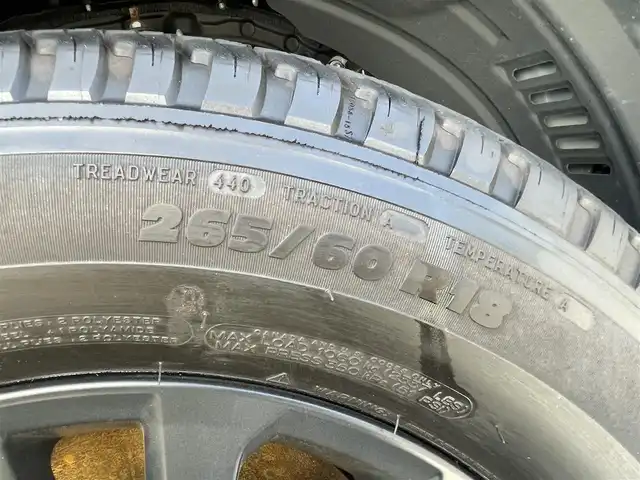 トヨタ ランドクルーザー プラド TX Lパッケージ マットブラED 千葉県 2022(令4)年 1.8万km ホワイトパールクリスタルシャイン トヨタセーフティセンス/クリアランスソナー/プリクラッシュセーフティ/先行車発進通知/オートマチックハイビーム/レーンディパーチャーアラート/レーダークルーズコントロール/ブラインドスポットモニター/サンルーフ/純正ナビ/パノラミックビューモニター/フルセグTV/AM/FM/Bluetooth/ETC/ルーフレール/LEDヘッドライト/オートライト/フォグランプ/レザーシート/パワーシート（D席＋N席）/シートヒーター（D席＋N席）/シートベンチレーション（D席＋N席）/革巻きステアリング/ステアリングスイッチ/純正ドアバイザー/社外フロアマット/プッシュスタート/スマートキー/スペアキー