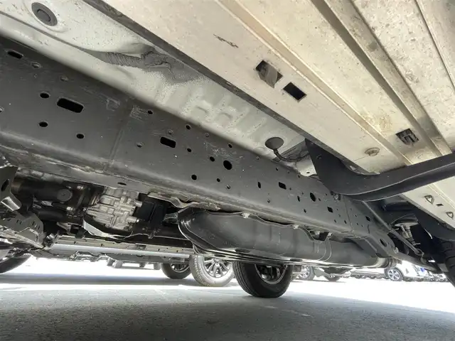 トヨタ ランドクルーザー プラド TX Lパッケージ マットブラED 千葉県 2022(令4)年 1.8万km ホワイトパールクリスタルシャイン トヨタセーフティセンス/クリアランスソナー/プリクラッシュセーフティ/先行車発進通知/オートマチックハイビーム/レーンディパーチャーアラート/レーダークルーズコントロール/ブラインドスポットモニター/サンルーフ/純正ナビ/パノラミックビューモニター/フルセグTV/AM/FM/Bluetooth/ETC/ルーフレール/LEDヘッドライト/オートライト/フォグランプ/レザーシート/パワーシート（D席＋N席）/シートヒーター（D席＋N席）/シートベンチレーション（D席＋N席）/革巻きステアリング/ステアリングスイッチ/純正ドアバイザー/社外フロアマット/プッシュスタート/スマートキー/スペアキー