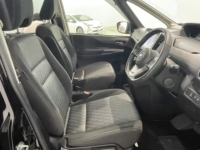 日産 セレナ ハイウェイスター V 福岡県 2020(令2)年 4.8万km ダイヤモンドブラック 後席モニター　/純正１０型ナビ　/全方位カメラ　/ナビ連動ドラレコ　/ＥＴＣ　/プロパイロット　/コーナーセンサー　/エマージェンシーブレーキ　/レーンキープ　/ＢＳＷ　/パーキングアシスト　/両側電動スライドドア　/ＬＥＤ