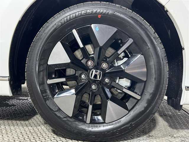 ホンダ ステップワゴン スパーダ eHEV 大阪府 2025(令7)年 0.1万km未満 プラチナホワイトパール 登録済未使用車　純正１１型ナビ（フルセグＴＶ／ＤＶＤ／ＣＤ／Ｂｌｕｅｔｏｏｔｈ）　衝突軽減　バックカメラ　両側電動ドア　ＢＳＭ　ハーフレザー　シートヒーター　電動リアゲート　レーダークルコン　ＵＳＢ