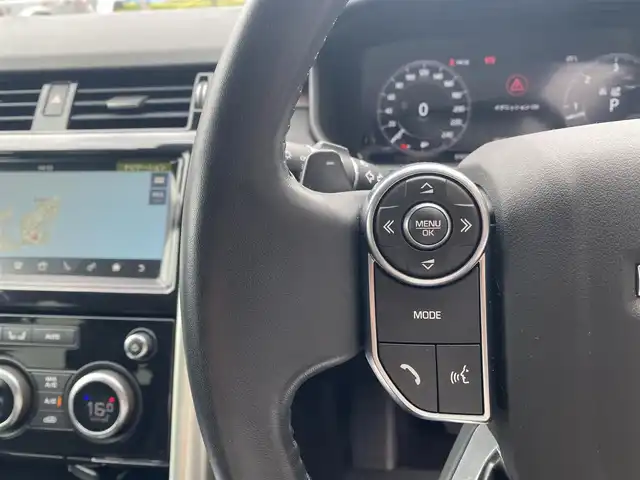 ランドローバー ランドローバー ディスカバリー HSE 福岡県 2018(平30)年 1.7万km 黒 ・クルーズコントロール/・純正ＨＤＤナビ／ＵＳＢ／Ｂｌｕｅｔｏｏｔｈ/・全方位カメラ/・黒革シート／シートヒーター/・社外前後ドライブレコーダー/・フルセグ/・ＥＴＣ/・純正２０ＡＷ/・プッシュスタート/・パーキングアシスト/・アイドリングストップ/・スマートキー/・3列シート/・パワーシート/・レーンキープアシスト/・オートライト/・LEDライト/・取扱説明書