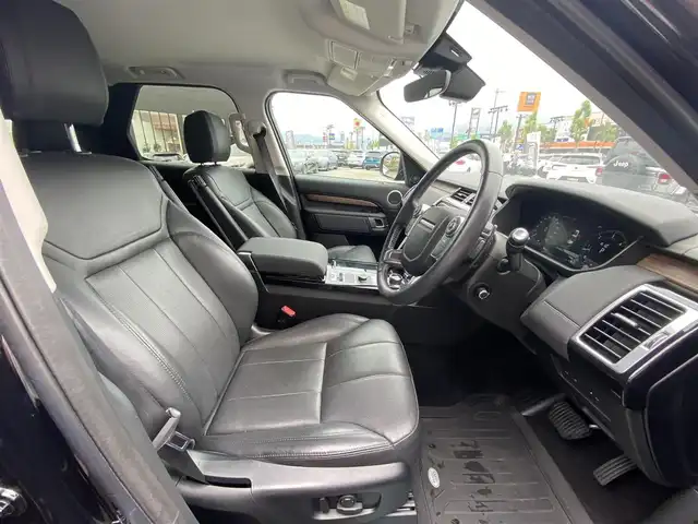 ランドローバー ランドローバー ディスカバリー HSE 福岡県 2018(平30)年 1.7万km 黒 ・クルーズコントロール/・純正ＨＤＤナビ／ＵＳＢ／Ｂｌｕｅｔｏｏｔｈ/・全方位カメラ/・黒革シート／シートヒーター/・社外前後ドライブレコーダー/・フルセグ/・ＥＴＣ/・純正２０ＡＷ/・プッシュスタート/・パーキングアシスト/・アイドリングストップ/・スマートキー/・3列シート/・パワーシート/・レーンキープアシスト/・オートライト/・LEDライト/・取扱説明書