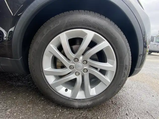 ランドローバー ランドローバー ディスカバリー HSE 福岡県 2018(平30)年 1.7万km 黒 ・クルーズコントロール/・純正ＨＤＤナビ／ＵＳＢ／Ｂｌｕｅｔｏｏｔｈ/・全方位カメラ/・黒革シート／シートヒーター/・社外前後ドライブレコーダー/・フルセグ/・ＥＴＣ/・純正２０ＡＷ/・プッシュスタート/・パーキングアシスト/・アイドリングストップ/・スマートキー/・3列シート/・パワーシート/・レーンキープアシスト/・オートライト/・LEDライト/・取扱説明書