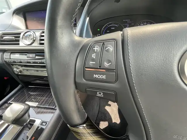 レクサス ＬＳ 石川県 2016(平28)年 5.6万km パール ４WD/SD全画面ナビ/BSM/レクサスプレミアムサウンド/シートメモリー/エアシート/両側パワーシート/本革レザーシート/ステアリングスイッチ/ステアリングヒーター/ウッドコンビステアリング/自動防眩式インナーミラー/電格ミラー/ヘッドライトウォッシャー/三眼ヘッドライト/Bluetooth/バックカメラ/前方ドライブレコーダー