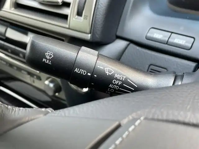 レクサス ＬＳ 石川県 2016(平28)年 5.6万km パール ４WD/SD全画面ナビ/BSM/レクサスプレミアムサウンド/シートメモリー/エアシート/両側パワーシート/本革レザーシート/ステアリングスイッチ/ステアリングヒーター/ウッドコンビステアリング/自動防眩式インナーミラー/電格ミラー/ヘッドライトウォッシャー/三眼ヘッドライト/Bluetooth/バックカメラ/前方ドライブレコーダー