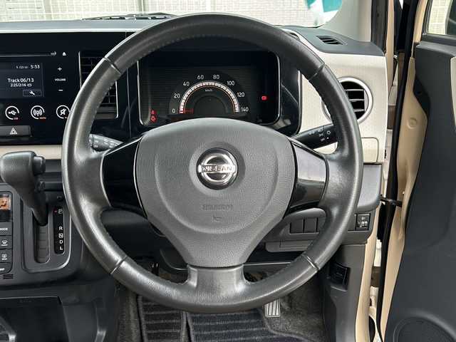 日産 モコ X 三重県 2014(平26)年 4.7万km ミルクティーベージュ 登録時46982km/純正オーディオ(AM/FM/CD/USB)/バックカメラ/アイドリングストップ/純正ホイール/電格ミラー/社外フロアマット/ドアバイザー/AAC/プッシュスタート/スマートキー