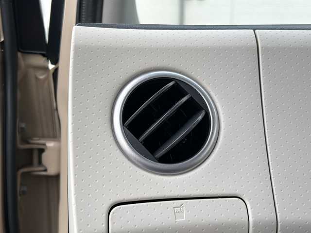 日産 モコ X 三重県 2014(平26)年 4.7万km ミルクティーベージュ 登録時46982km/純正オーディオ(AM/FM/CD/USB)/バックカメラ/アイドリングストップ/純正ホイール/電格ミラー/社外フロアマット/ドアバイザー/AAC/プッシュスタート/スマートキー