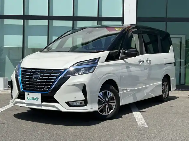 日産 セレナ e－パワー ハイウェイスター V 和歌山県 2022(令4)年 2.2万km ブリリアントホワイトパール 2トーン 純正ナビ/フリップダウンモニター/アラウンドビューモニター/プロパイロット/アイドリングストップ/両側パワースライドドア/デジタルインナーミラー/プッシュスタート/スマートキー/オートライト/LEDヘッドライト/フォグランプ/ハンドルスイッチ/ドアバイザー/純正マット/純正アルミホイール/革巻ハンドル