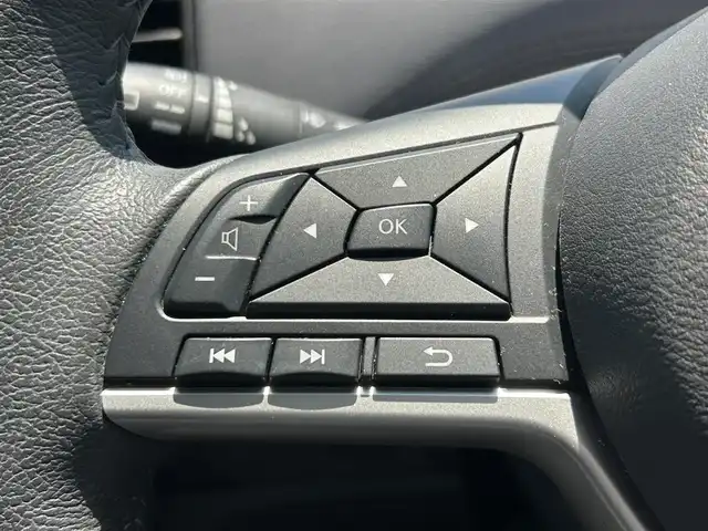 日産 セレナ e－パワー ハイウェイスター V 和歌山県 2022(令4)年 2.2万km ブリリアントホワイトパール 2トーン 純正ナビ/フリップダウンモニター/アラウンドビューモニター/プロパイロット/アイドリングストップ/両側パワースライドドア/デジタルインナーミラー/プッシュスタート/スマートキー/オートライト/LEDヘッドライト/フォグランプ/ハンドルスイッチ/ドアバイザー/純正マット/純正アルミホイール/革巻ハンドル